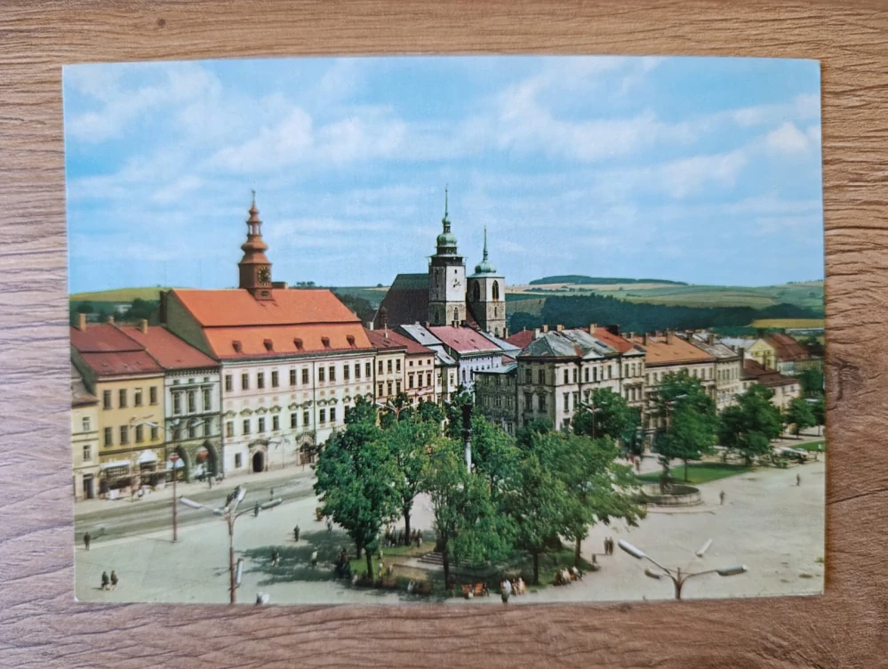 Jihlava náměstí Míru stará barevná pohlednice neprošlá ČSSR