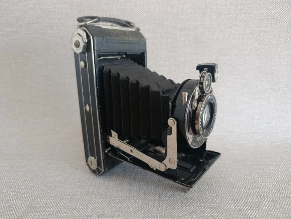 Historický měchový fotoaparát Kodak 620 Anastigmat 4,5/10,5