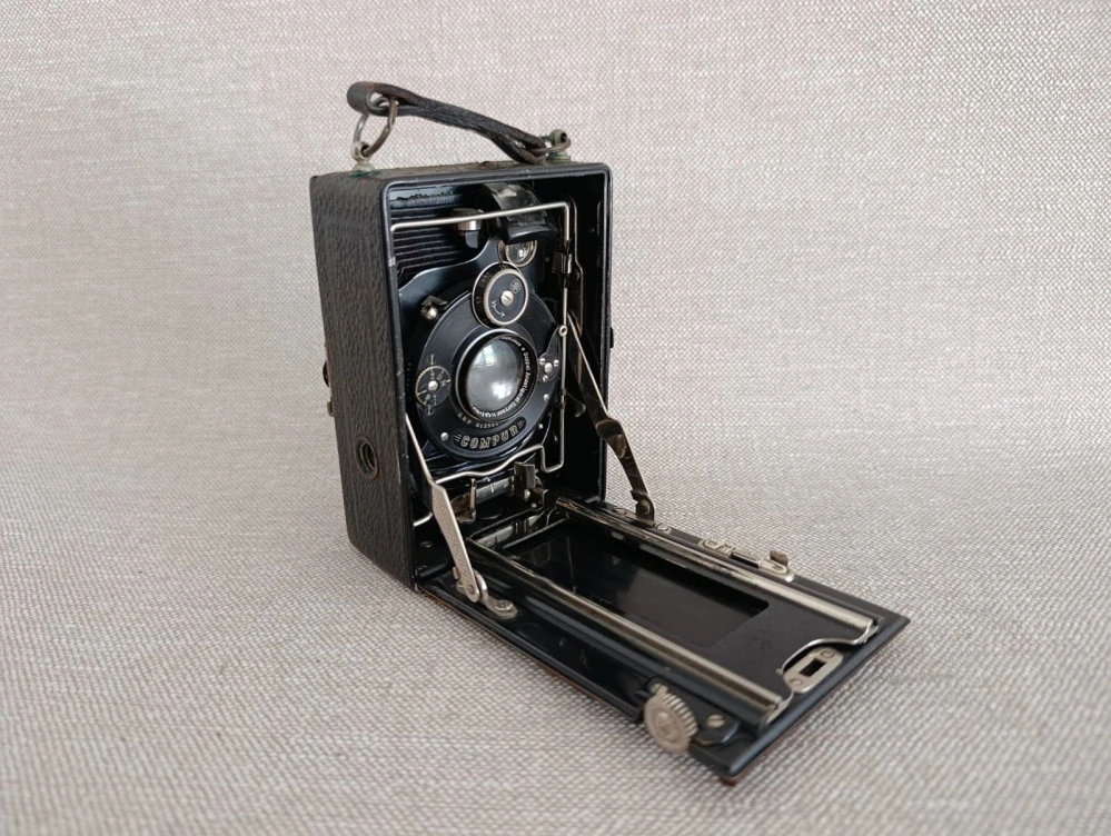 Starý měchový fotoaparát Rodenstock Eurynar 4,5/10,5 Compur č.67