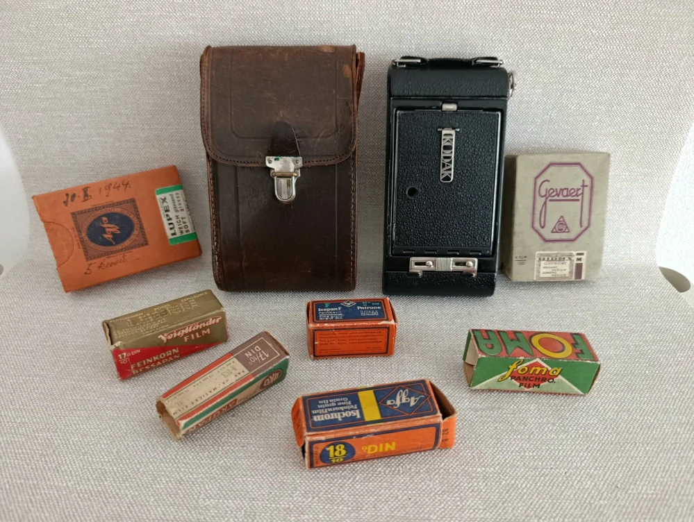 Starožitný Kodak zřejmě No. 1 Autographic Special + pouzdro + filmy č.89