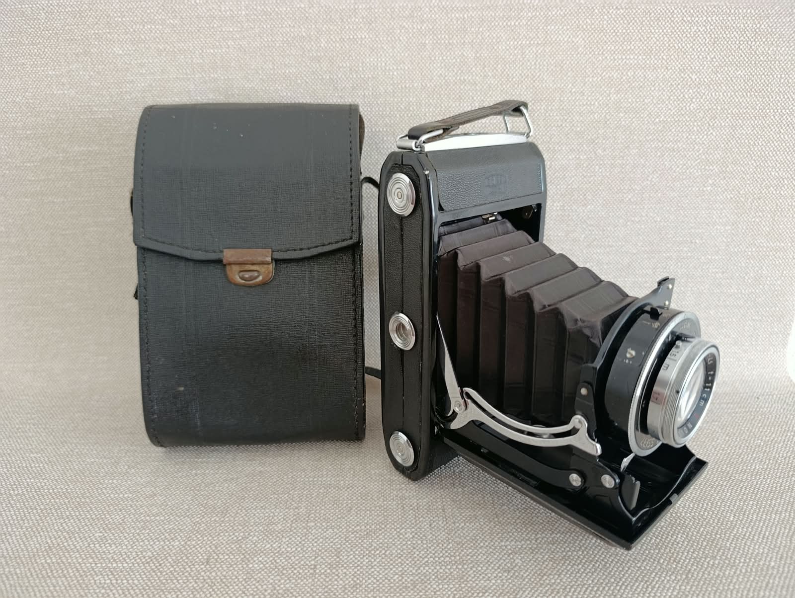Velký Zeiss Ikon Novar-Anastigmat 4,5/11 cm + pouzdro č.99