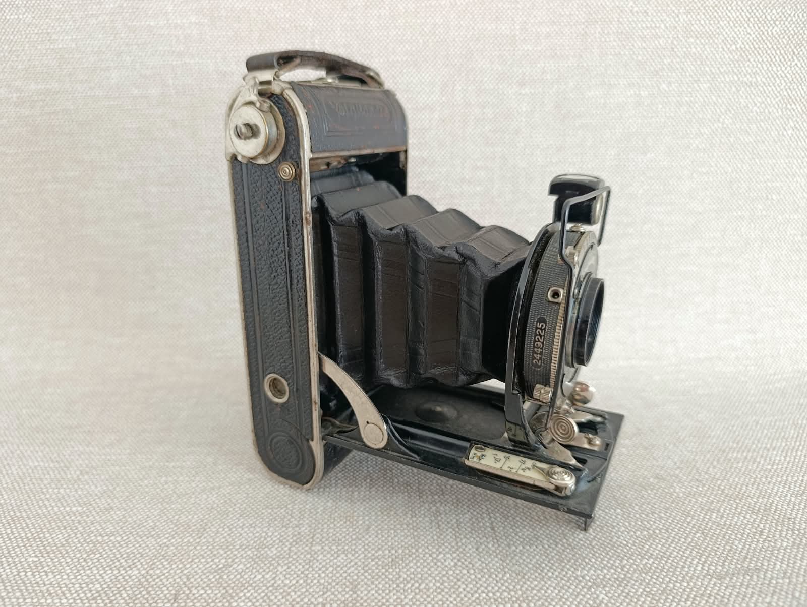 Voigtländer Skopar 4,5/10,5 Compur – na opravu/dekoraci č.100