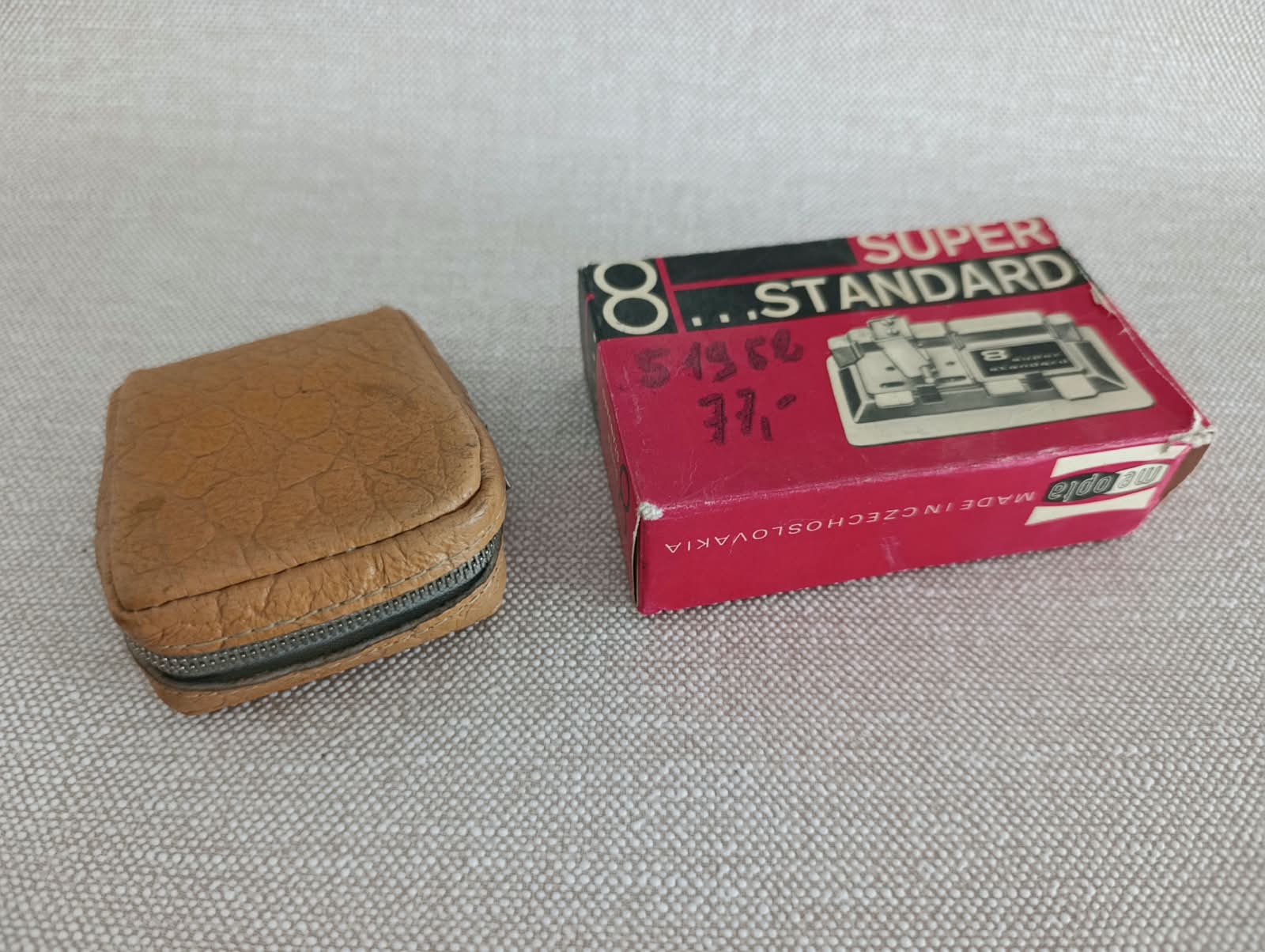 Meopta Super-Standard 8 – lepička filmů + Exposimet