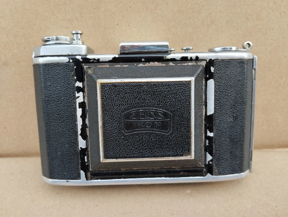 Starý fotoaparát Zeiss Ikon
