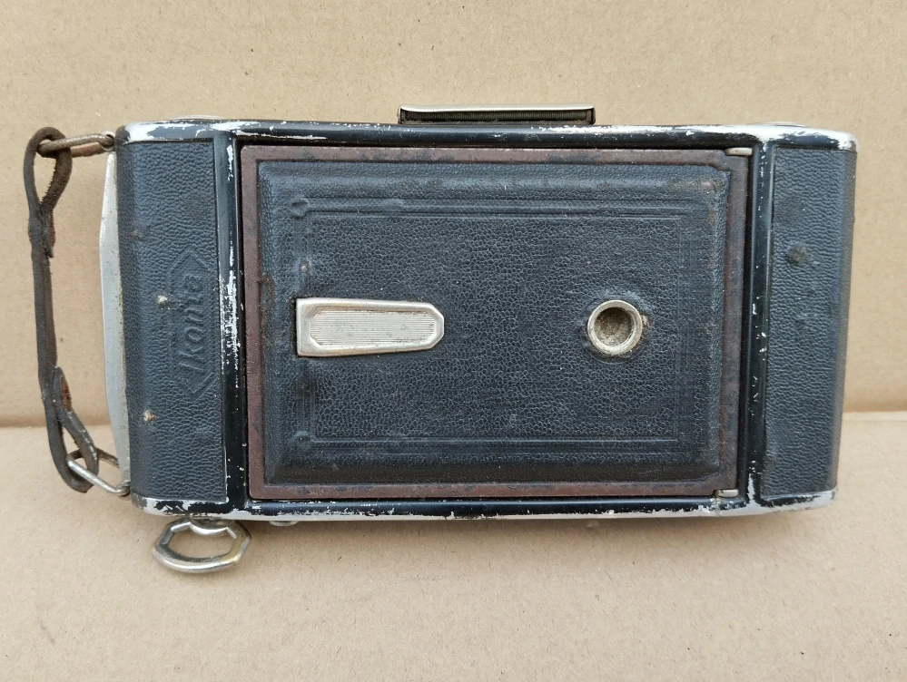 Starý fotoaparát měchový Zeiss Ikon Ikonta