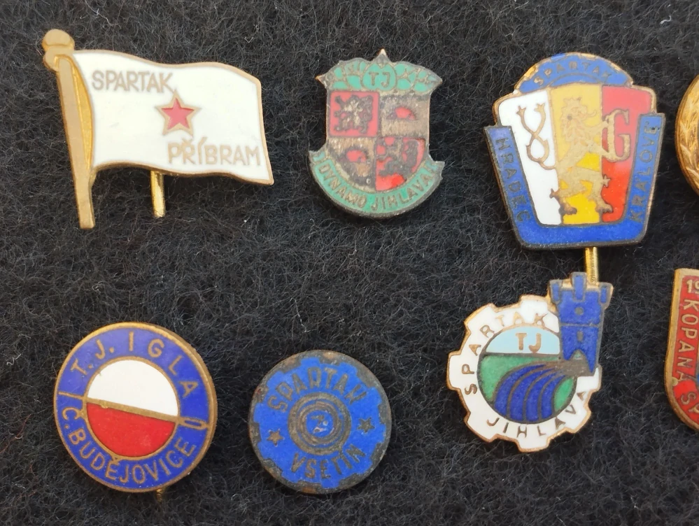 10ks sportovní odznaky fotbal aj. sada č.2