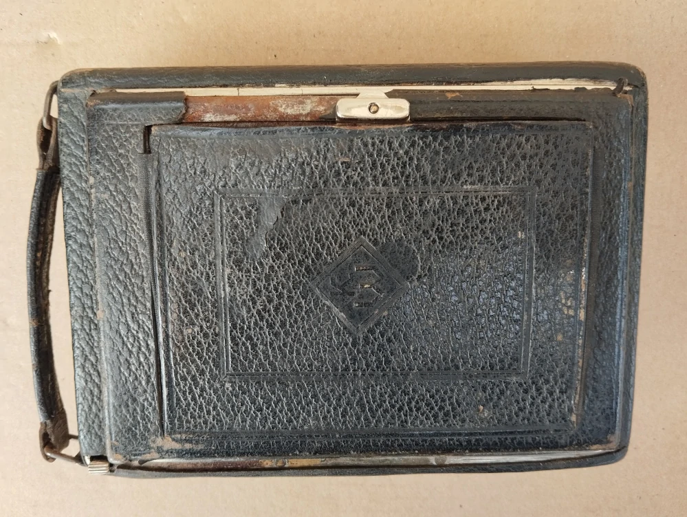 Historický měchový fotoaparát Kamera-Werkstätten Dresden Radionar. D.R.P. a D.R.G.M.   č.13
