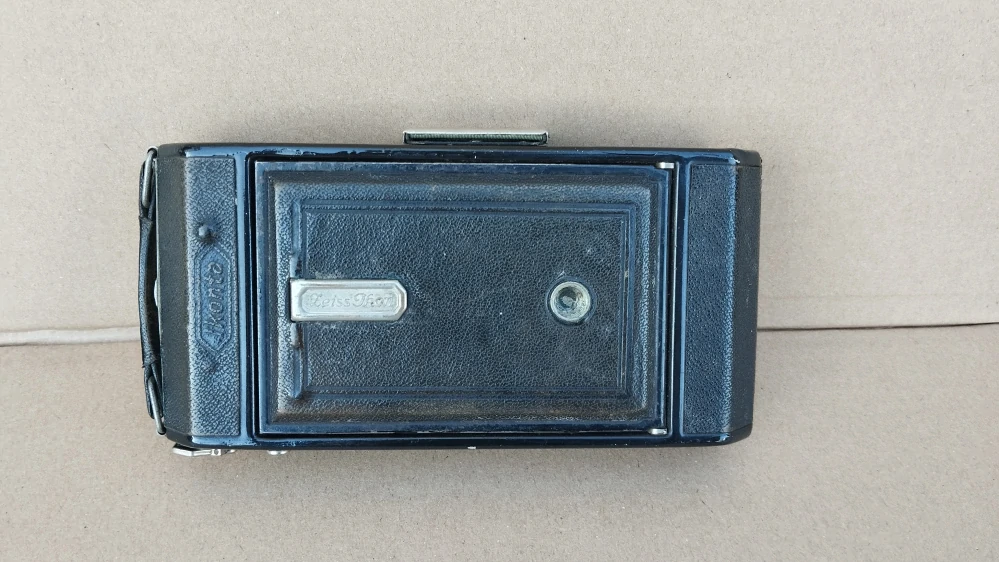 Starý německý měchový fotoaparát Zeiss Ikon Ikonta 520/2