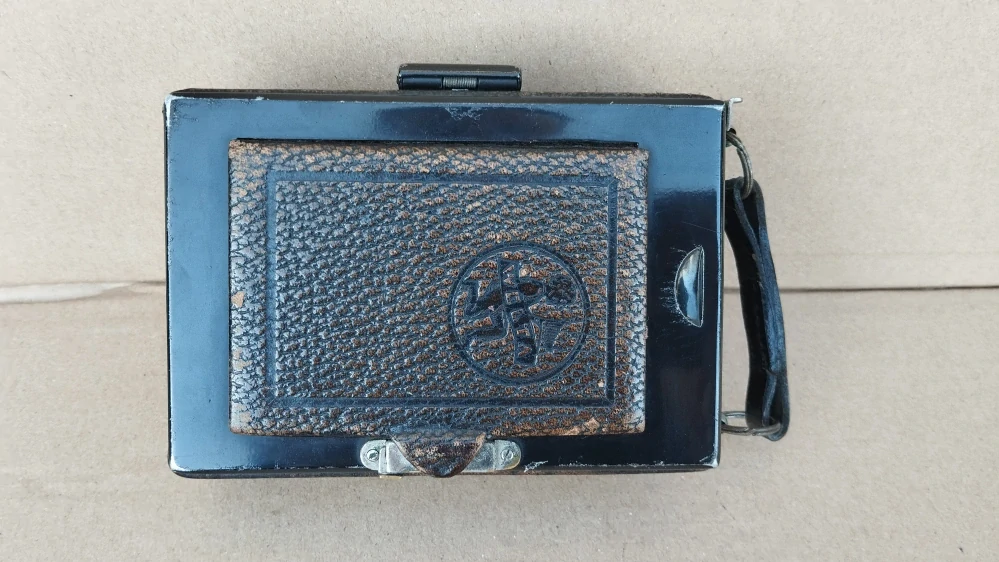 Starý německý měchový fotoaparát Welta Watson 6,5x9 Eurynar Compur