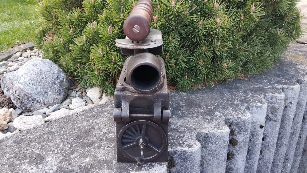 Obrovská velmi stará KOMÍNOVÁ žehlička D.R.GM. 10,37kg!