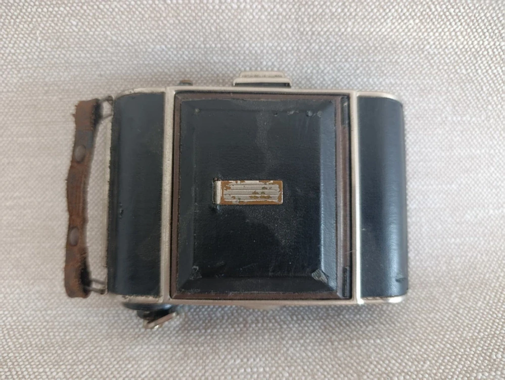 Starý měchový fotoaparát AGC VARIO Vidanar 4,5/7,5 cm č.25