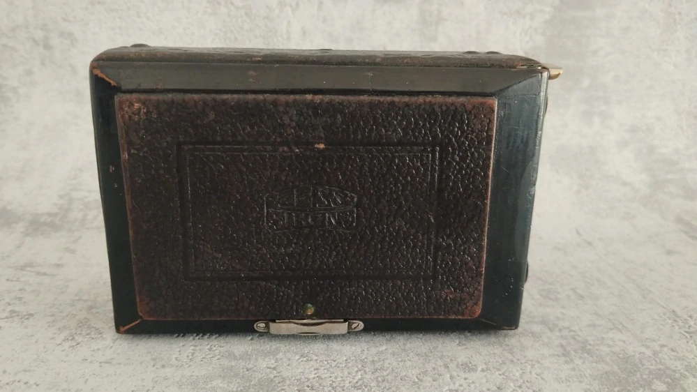 Měchový historický fotoaparát. Zeiss Ikon