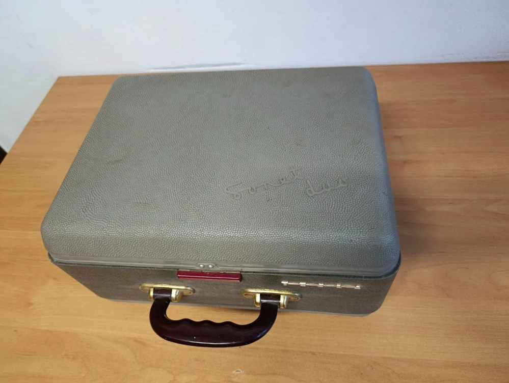 Starý kotoučový magnetofon TESLA Sonet Duo + obal