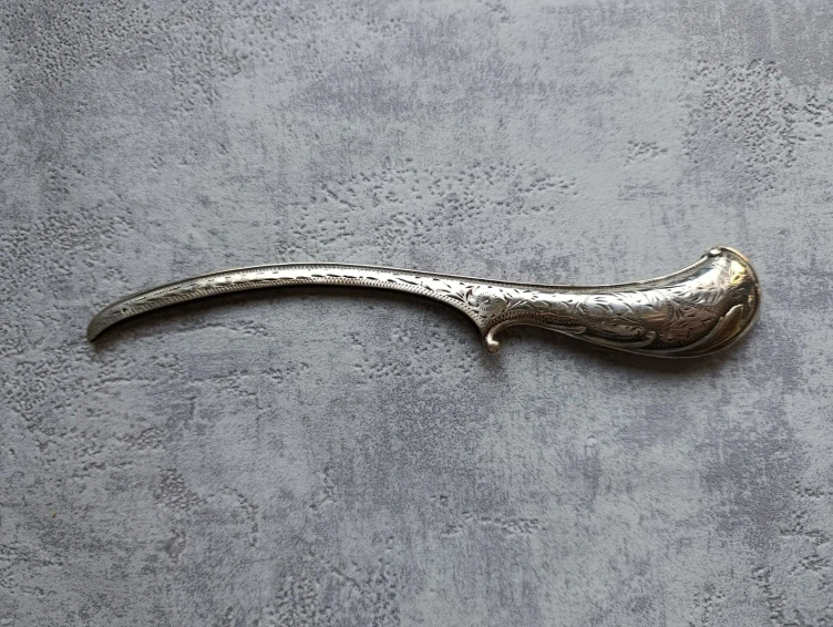 Stříbrný gravírovaný obal na hřeben – první republika, Ag 800, 19 cm, 24,8 g