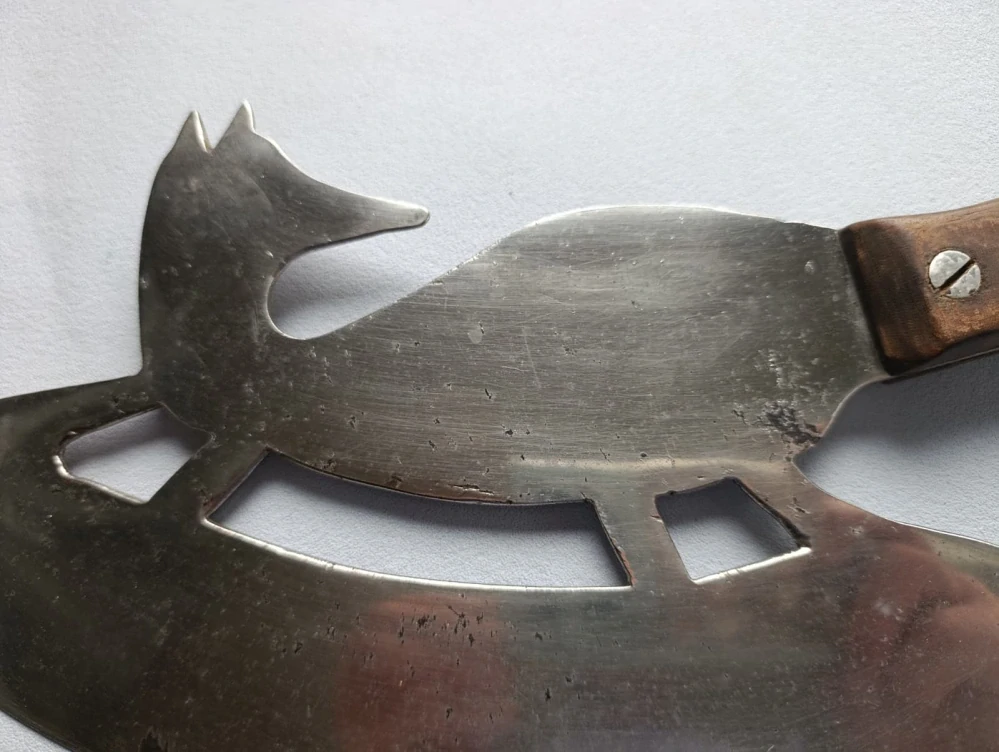 Starožitný sekáček na maso – atypický design (liška), řeznictví dekorace