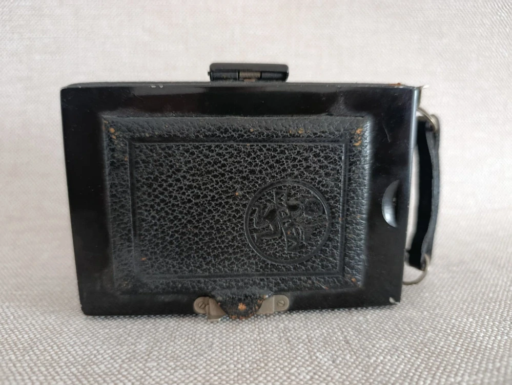 Starý měchový fotoaparát Compur Xenar 4,5/10,5 cm