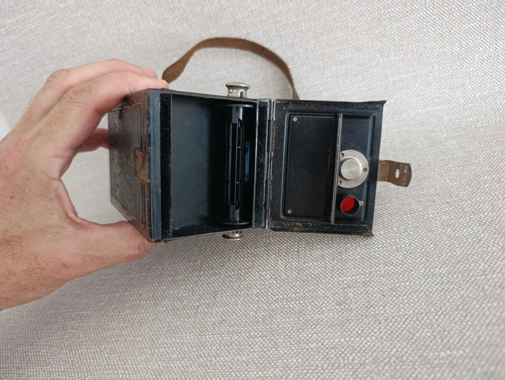 Starý fotoaparát Voigtländer Brillant – Voigtar Anastigmat, Singlo č.60