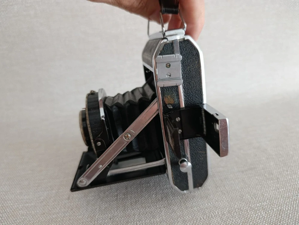 Starý měchový fotoaparát Rodenstock Trinar 2,9/7,5 Compur – poškozený č.66