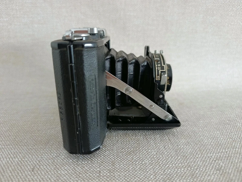 Historický měchový fotoaparát Zeiss Ikon Nettar s pouzdrem   č.78
