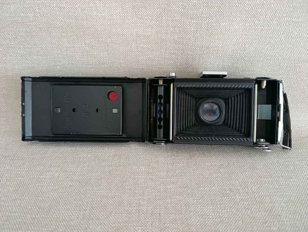 Starý fotoaparát Zeiss Ikon Nettar 515/2 – Novar 4,5/10,5 Prontor-S č.79