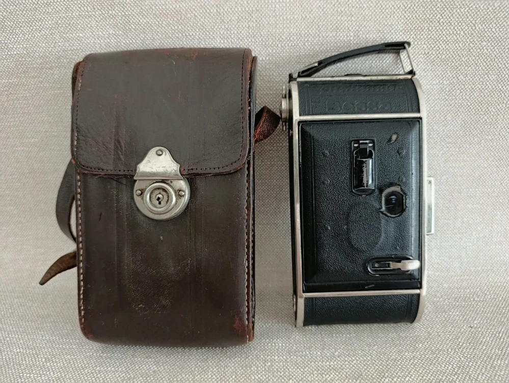 Historický měchový fotoaparát Voigtländer Bessa – Skopar 4,5/10,5 Compur + pouzdro č.84