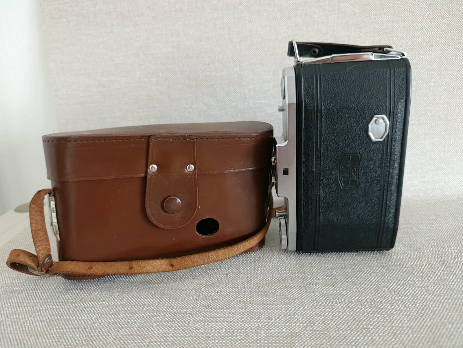 Starý měchový fotoaparát Zeiss Ikon Novar-Anastigmat 6,3/105 Vero + orig. pouzdro č.102