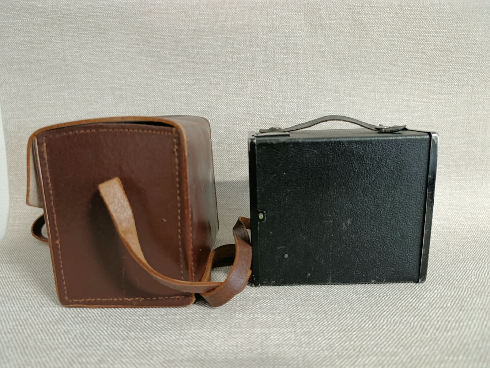 Historický fotoaparát AGFA-BOX B-2 původní pouzdro