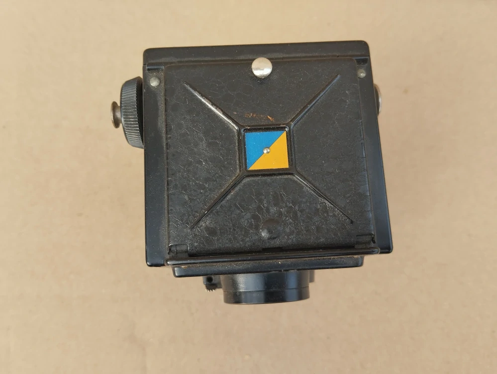 Starý fotoaparát Voigtländer Brillant s pouzdrem