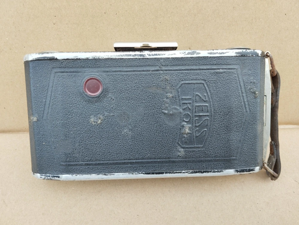 Starý fotoaparát měchový Zeiss Ikon Ikonta