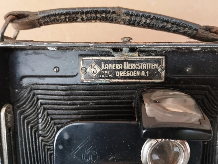 Historický měchový fotoaparát Kamera-Werkstätten Dresden Radionar. D.R.P. a D.R.G.M.   č.13