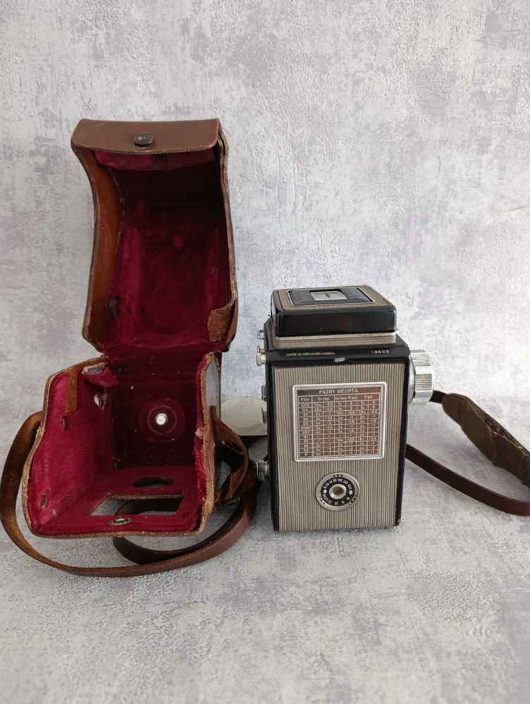 Starý fotoaparát Meopta Flexaret Automat – vintage, Československo