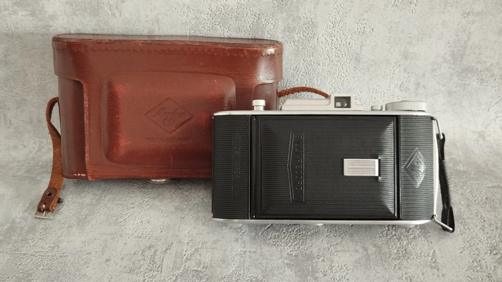 Velice zachovalý starý značkový měchový fotoaparát AGFA + pouzdro