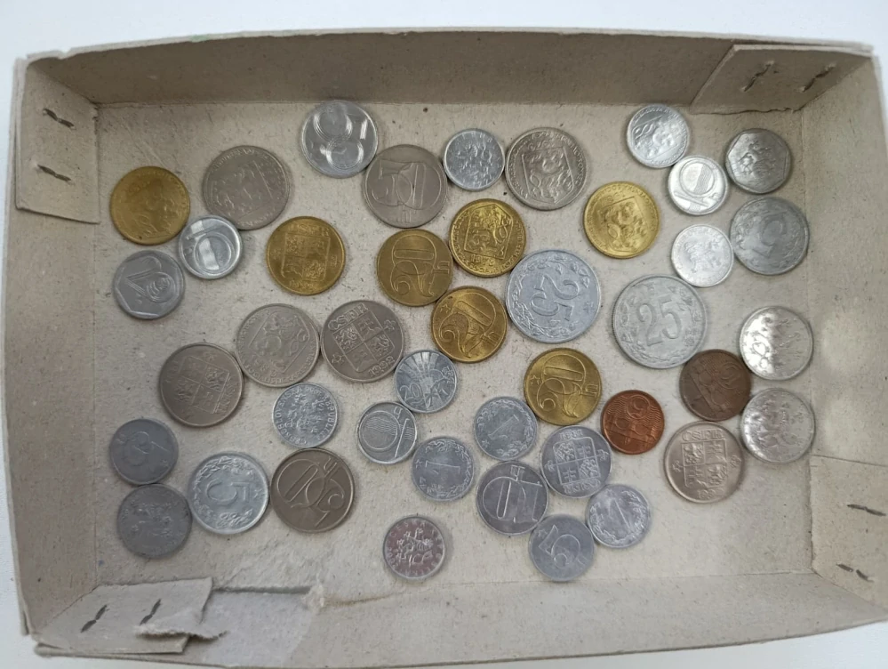 Sbírka mincí Československo + plata na mince konvolut Kčs