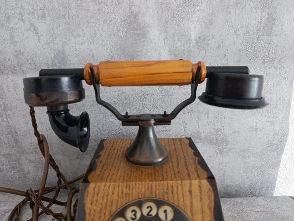 Retro telefon TESLA Cs20 dřevěný – Československo 1979 – originál, pěkný stav