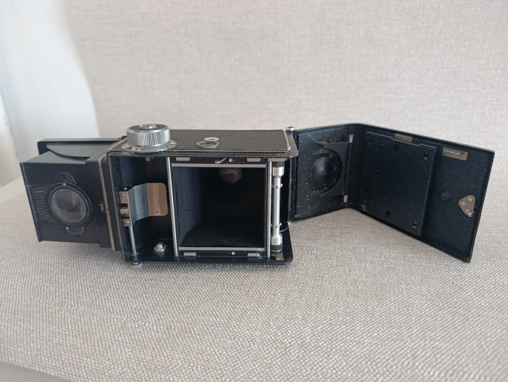 Starý fotoaparát Flexaret Meopta Belar 3,5/80 + pouzdro č. 41