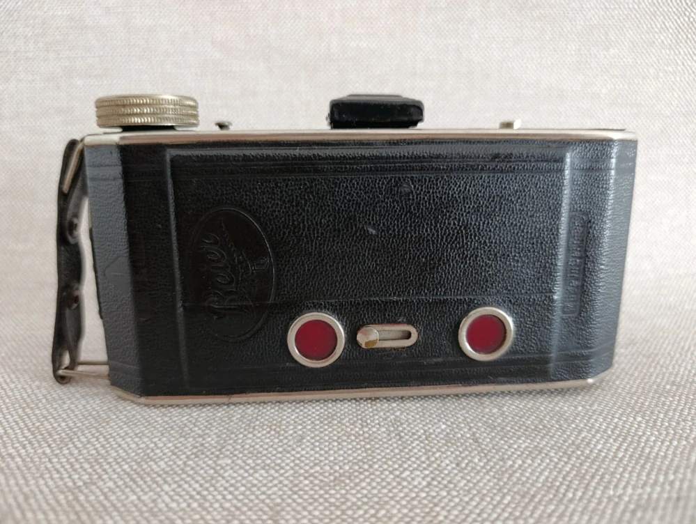 Starý měchový fotoaparát Beier Beirax II – Bonotar 4,5/10,5 BINOR č.63