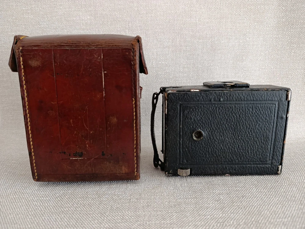 Starožitný fotoaparát Certo Certotrop – Zeiss Tessar 4,5/12 Compur + kož.pouzdro č.68