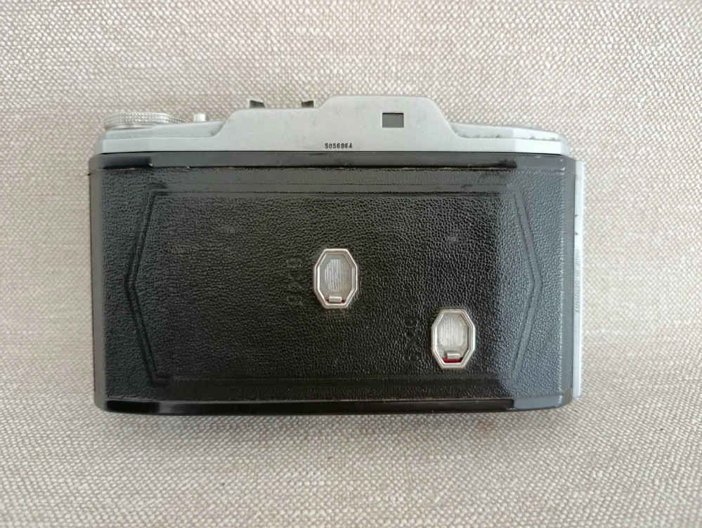Starý fotoaparát Ercona II Tessar 3,5/105 Carl Zeiss Jena – velmi zachovalá č.83