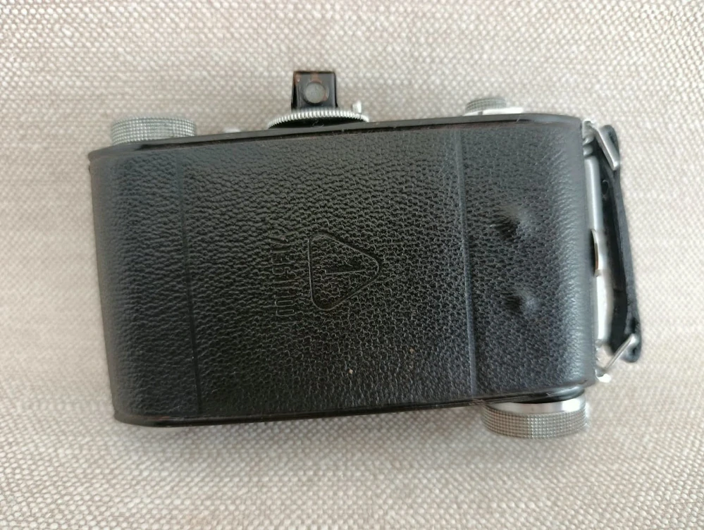 Historický měchový fotoaparát Bettina – Zeiss Tessar 3,5/50 Cudor č.87