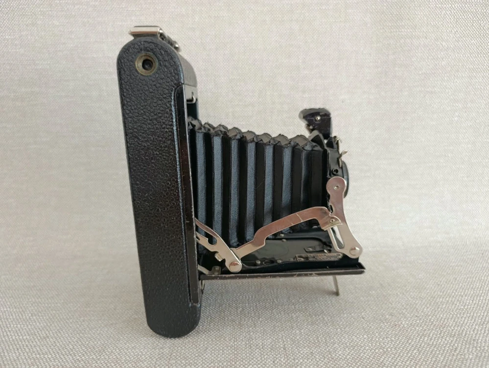 Starožitný Kodak zřejmě No. 1 Autographic Special + pouzdro + filmy č.89