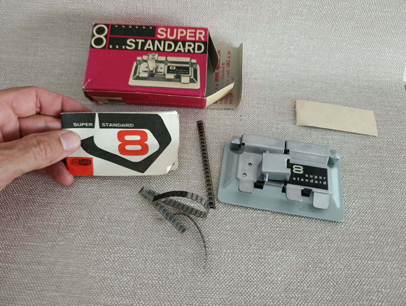 Meopta Super-Standard 8 – lepička filmů + Exposimet