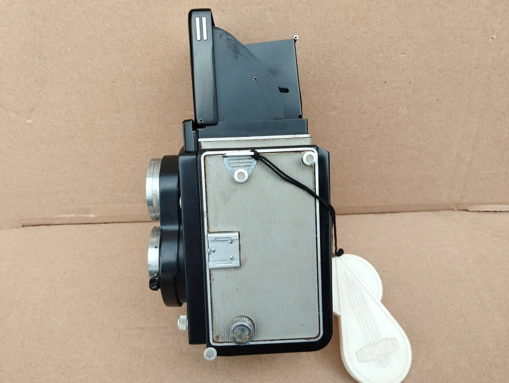 Starý fotoaparat FLEXARET 6 s kož.obalem