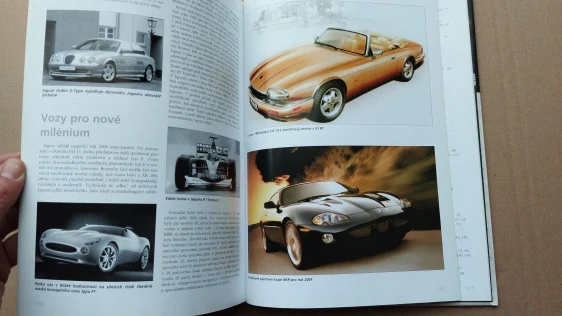 Kniha JAGUAR pro fandy značky