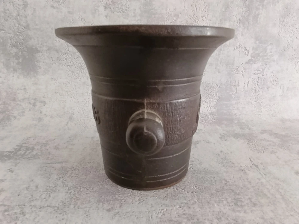 Starý litinový válečný hmoždíř 1914–1916 s reliéfem děla | 1,65 kg | originální starožitnost