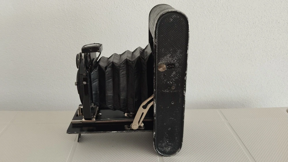 Starý fotoaparát Glunz mod. 333 Tiaranar-Anastigmat, dekorace, do sbírky