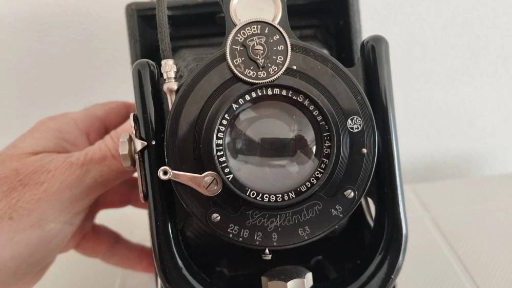 Starý VELKÝ a krásný fotoaparát Voigtlander VAG Skopar Anastigmat