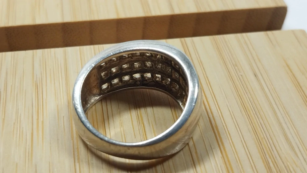 Starý stříbrný prsten s kamínkama vel.52