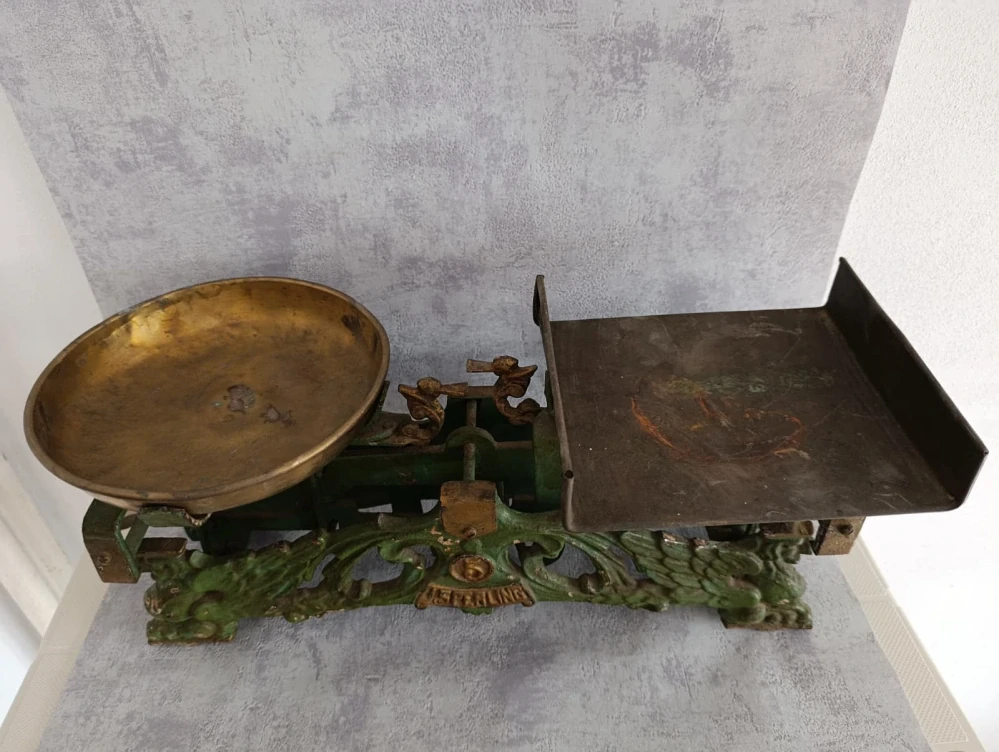 Starožitná figurální litinová váha Draci J.Sperling 5 Kg, rok 1936