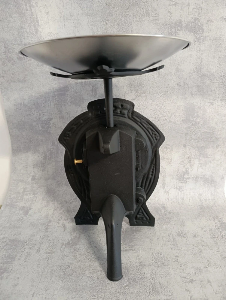 Velmi pěkné 10kg velké jednomiskové váhy po kompletní renovaci. Krásné