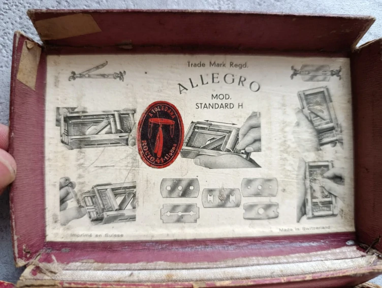 Starožitný brousek na žiletky ALLEGRO Standard H